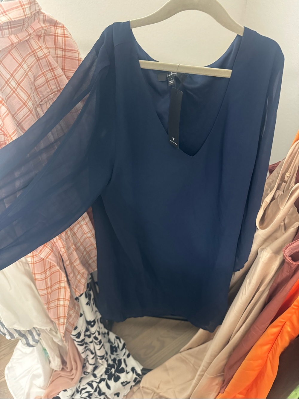 Lulu's Navy V-Neck Sheer Sleeve Tunic Top